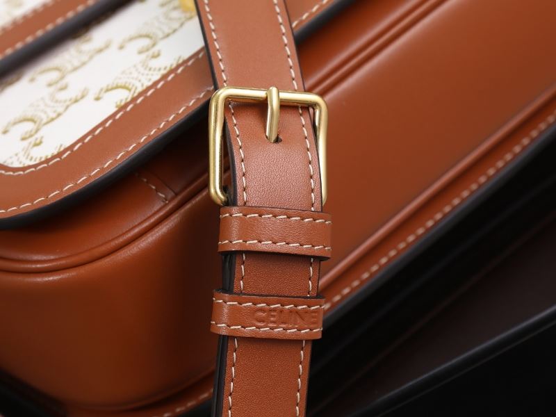 Ce1i*e triomphe bags